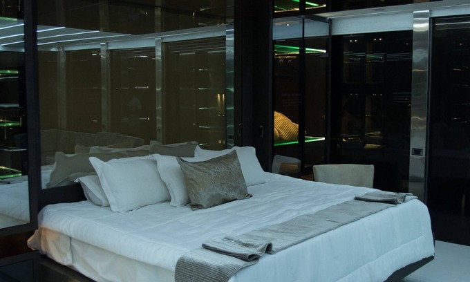 Astorga House | Stunning Golden Marble Suite Parque Lleras