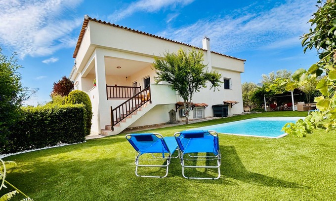 Kato Diminio Villa | Stunning Greek villa w/private pool & sea view - 4min walk to beach, sleeps 2-7
