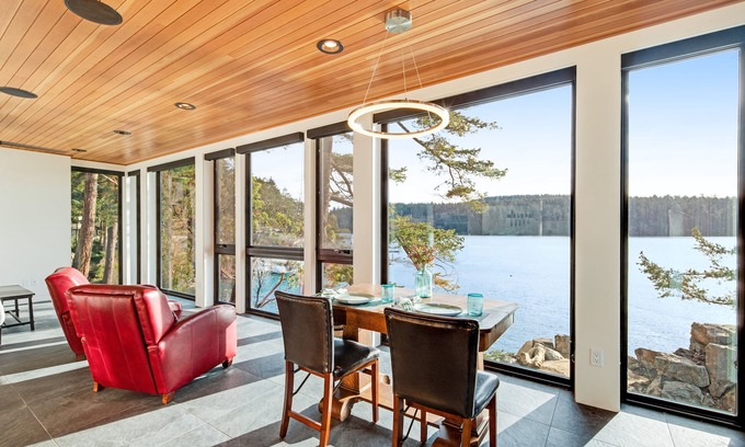 Anacortes Apartment | Stunning guest home on the water with gorgeous views, bright interior, & WiFi