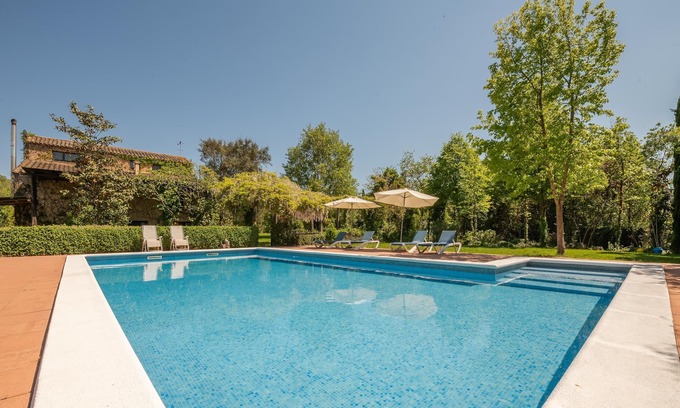 Fornells de la Selva House | Stunning house with jacuzzi, sauna, large garden and pool in rural surroundings