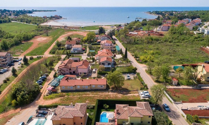 Karigador House | Stunning home in Novigrad with sauna