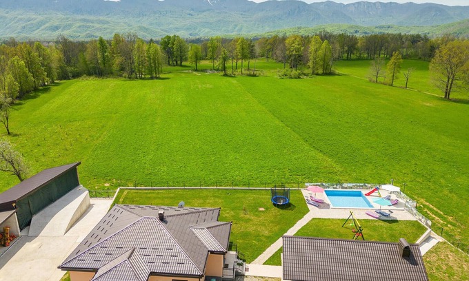 Gospic House | Stunning home in Ornice