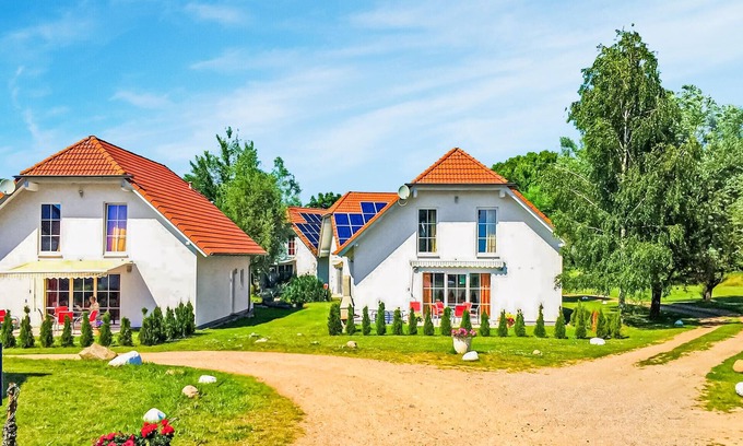 Verchen House | Stunning home in Verchen with WiFi