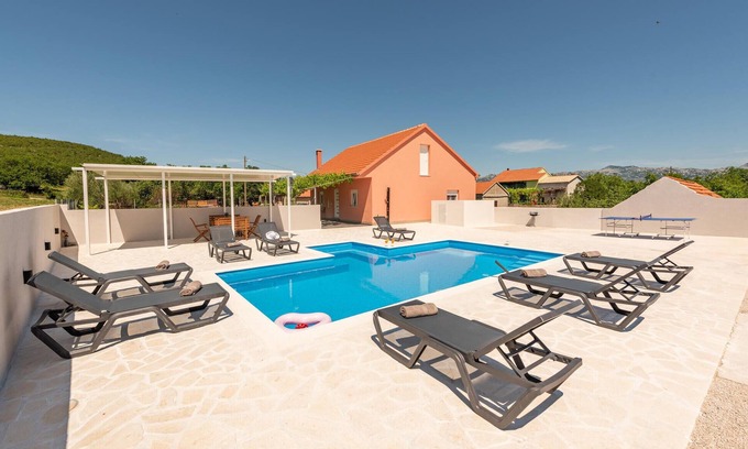 Bilisane House | Stunning home in Zelengrad