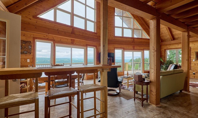 Burdett Cabin | Stunning Lake Views Wine Country,
