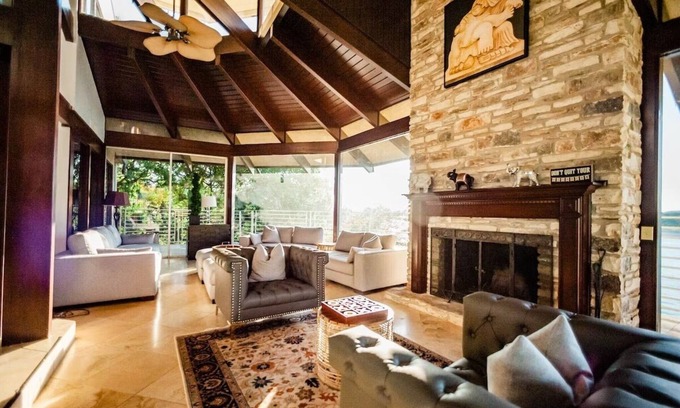Lakeway House | Stunning Lakeway Paradise: Waterfront w Pool Spa