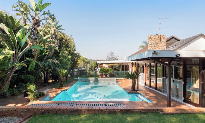 Greater Johannesburg Metropolitan Area House | Stunning Luxury Mansion, Backup Power, Pool, Table Tennis, Superfast Wifi Office