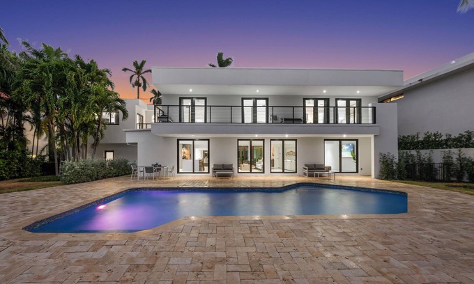 Las Olas Isles House | STUNNING LUXURY HOME WITH MODERN ELEGANCE