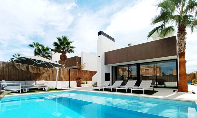 Sucina Villa | Stunning Luxury Villa in Sucina - Private Pool + Outdoor Kitchen