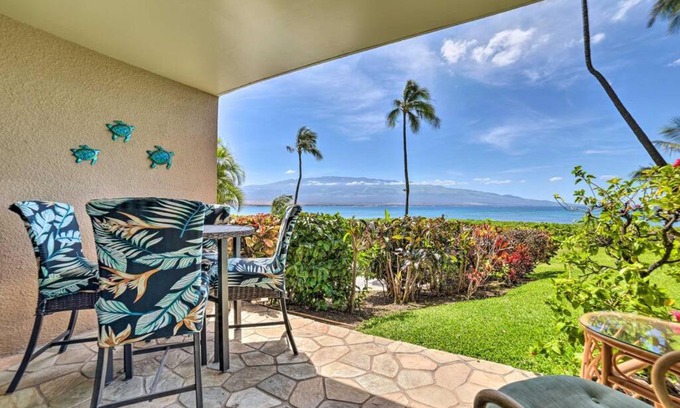 Maalaea Apartment | Stunning Maui Direct Ocean front on the beach, Walk to beach from Condo, Watch Turtles, Whales, AC in all rooms ocean view Pool and Spa