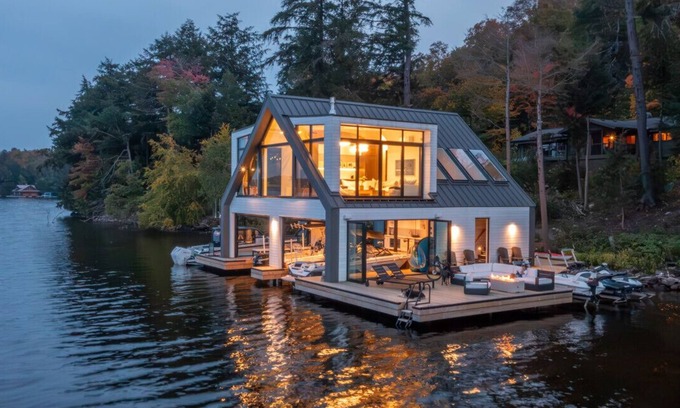 Seguin Cottage | Stunning Muskoka 5-star Family Compound