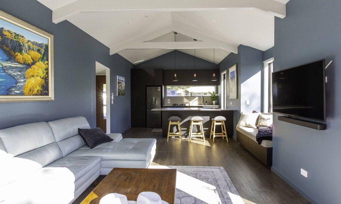 Richmond Cottage | Stunning new architectural tree-house in Richmond, Nelson
