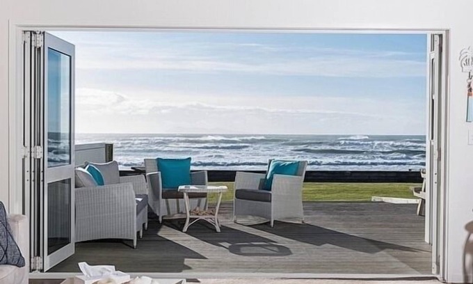 Waihi Beach House | Stunning ocean front luxury beach house.