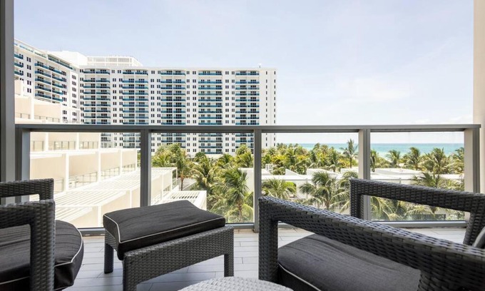 City Center Apartment | STUNNING OCEAN VIEW W SOUTH BEACH!