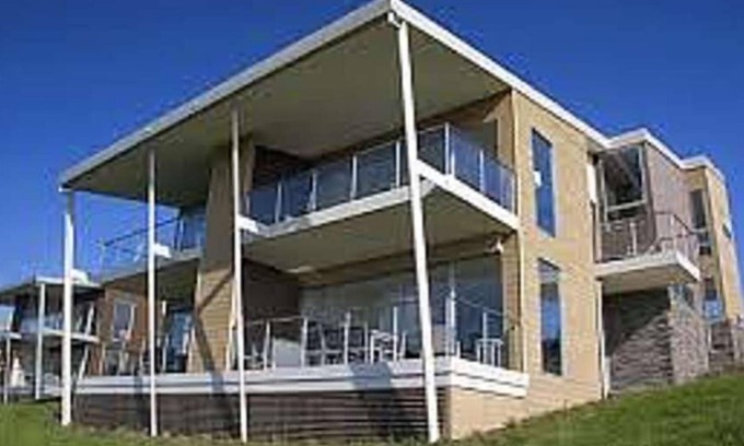 San Remo Apartment | Stunning ocean views from this three bedroom apartment with huge verandah.