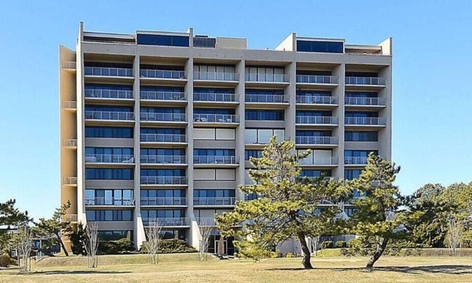 North Shores Condo | Stunning Oceanview Condo Steps from the Beach with Pool, Tennis & Parking!