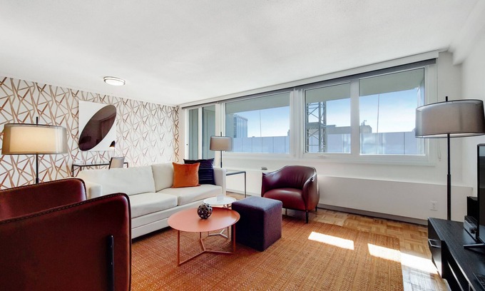 Beacon Hill Apartment | Stunning One-Bedroom Apartment with Balcony