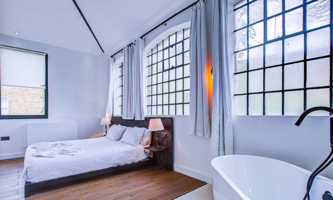 Harrow Road House | Stunning Penthouse Apartment Close to Queen's Park