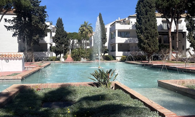 New Golden Mile Apartment | Stunning Penthouse Apartment - located beachside close to amenities