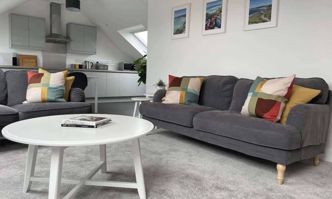 Chysauster Condo | Stunning Penthouse in Penzance "Amazing Sea Views"