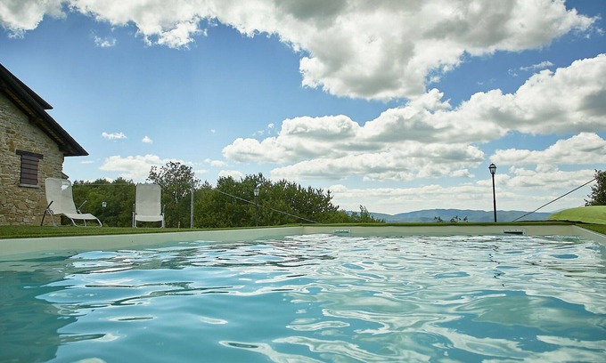 Monte Santa Maria Tiberina Villa | Stunning private villa with WIFI, sauna, A/C, private pool, TV, patio and panoramic view