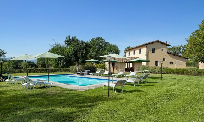 Borgo San Lorenzo Villa | Stunning private villa for 10 guests with WIFI, private pool, A/C, TV, patio and pets allowed