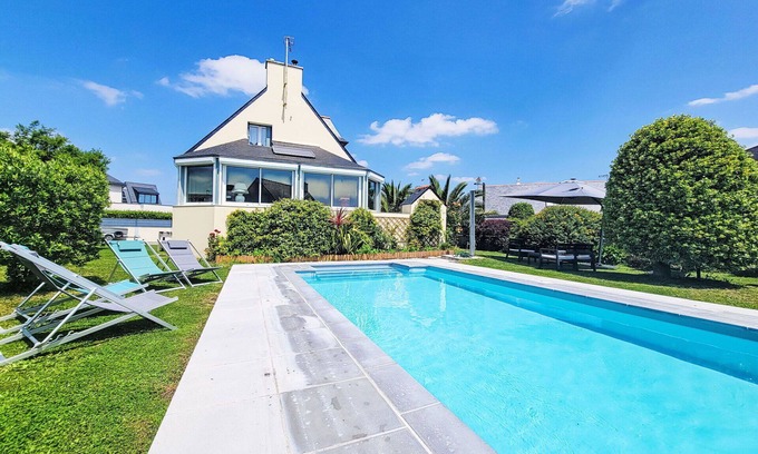 Auray Quiberon Terre Atlantique House | Stunning private villa for 8 guests with private pool, WIFI, TV, terrace and pets allowed