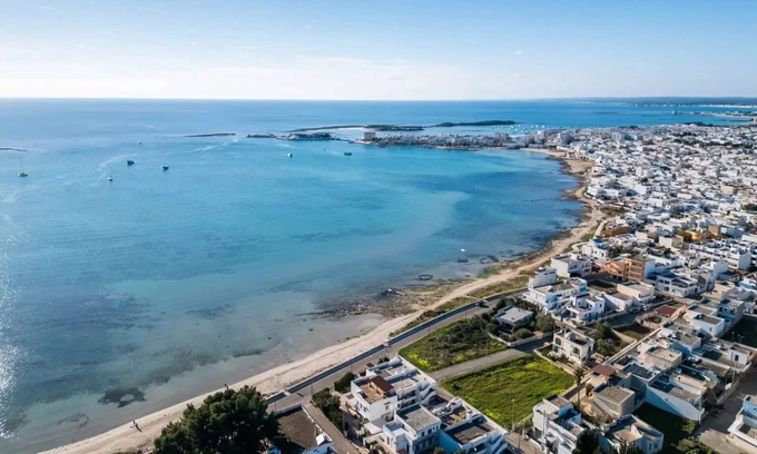 Porto Cesareo Villa | Stunning private villa for 4 guests with A/C, TV and patio