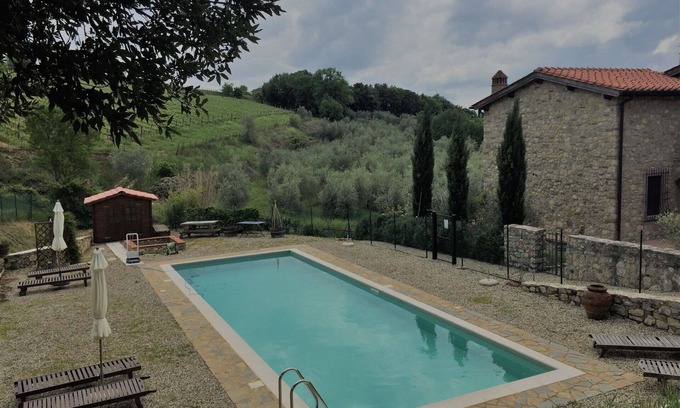 Villa A Sesta Villa | Stunning private villa with WIFI, A/C, pool, TV, patio and panoramic view, close to Siena