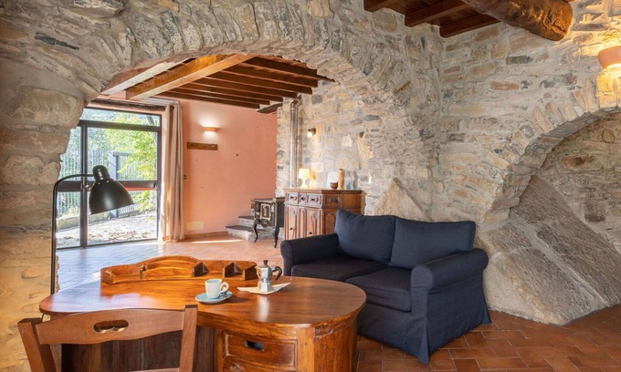 Villa Viani House | Stunning private villa for 8 people with WIFI, terrace, pets allowed and parking