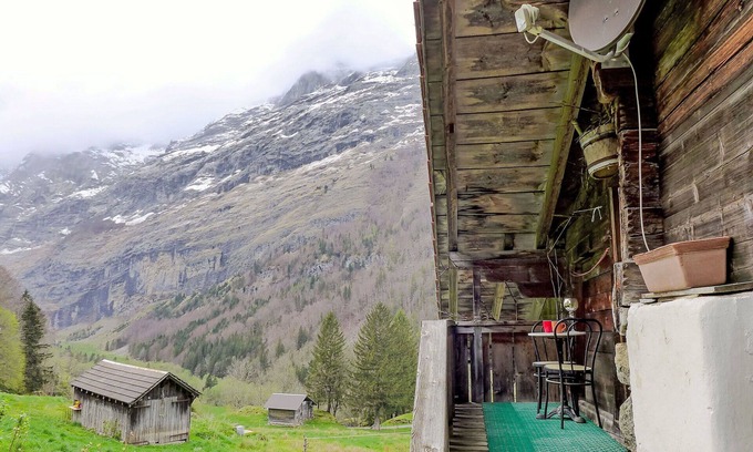 Innertkirchen House | Stunning private villa for 6 people with WIFI, TV, terrace, pets allowed and panoramic view