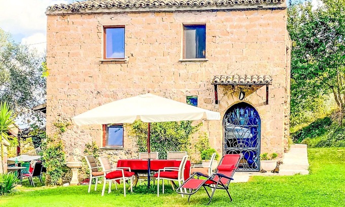 Bagnoregio Villa | Stunning private villa for 7 guests with WIFI and pets allowed