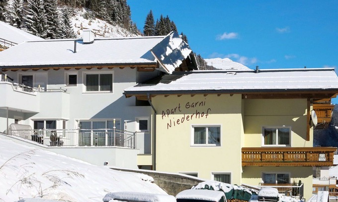 Kappl House | Stunning private villa for 20 people with WIFI, TV, terrace and parking