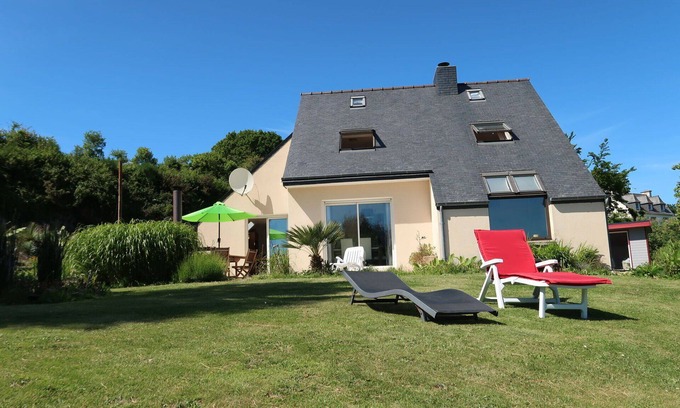 Saint-Michel-en-Greve House | Stunning private villa for 8 guests with WIFI, TV, terrace and pets allowed