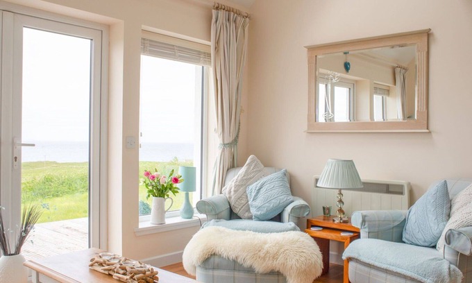 Bornesketaig House | Stunning private villa for 6 people with WIFI, TV, terrace and parking