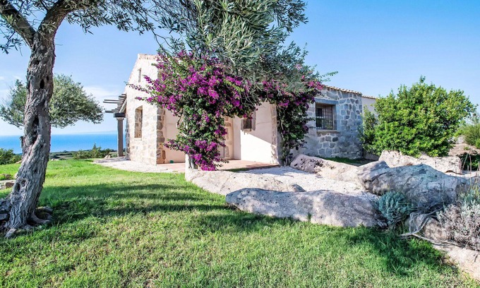 Aglientu Villa | Stunning private villa for 6 guests with A/C, WIFI, TV and pets allowed
