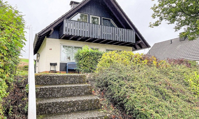 Hausen House | Stunning private villa for 8 people with WIFI, TV, terrace and pets allowed