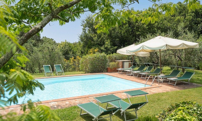Palaia Villa | Stunning private villa for 14 guests with WIFI, private pool, A/C, TV, patio and panoramic view