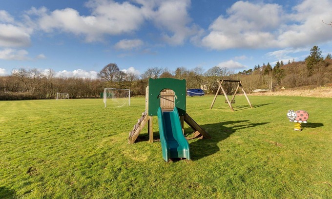 Maybole House | Stunning private villa for 4 people with WIFI and TV