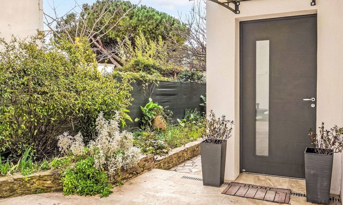 Le Mourillon Villa | Stunning private villa for 4 people with A/C, WIFI, TV, terrace and parking