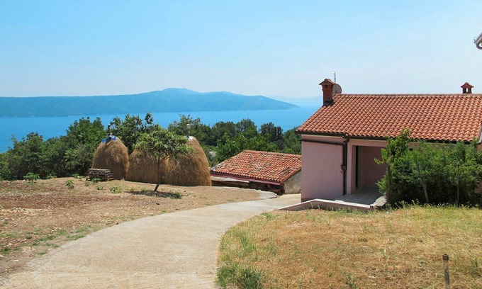 Sveta Jelena House | Stunning private villa for 6 guests with A/C, WIFI, TV, terrace, pets allowed and parking