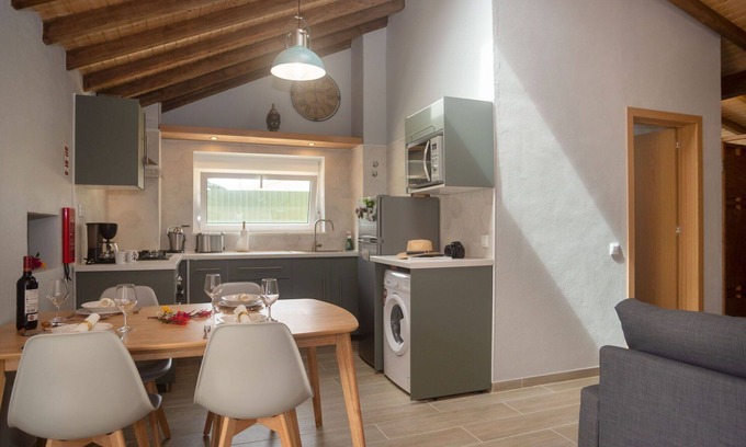 Linho Villa | Stunning private villa for 4 people with A/C, WIFI, TV and terrace