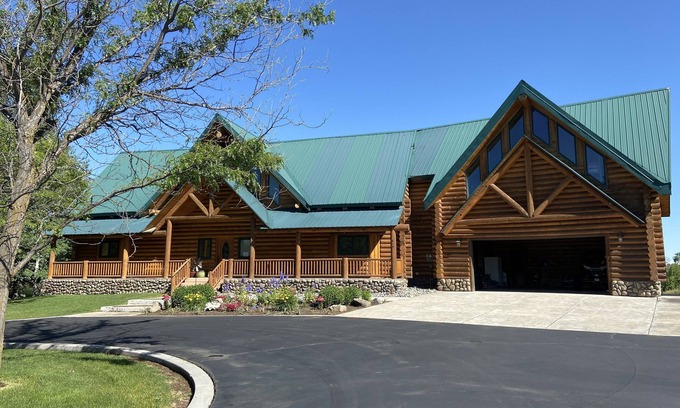 St. Anthony House | Stunning river front cabin with exceptional views.