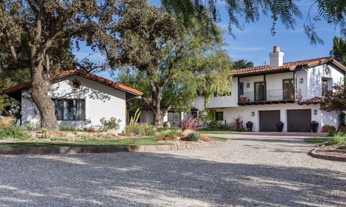 Santa Ynez House | Stunning Spanish Oasis Retreat