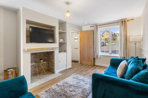 Little Hulton Apartment | Stunning & Stylish 4 Bed home in Worsley