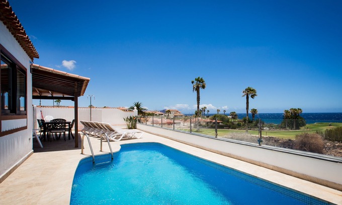 Complejo turistico Amarilla Golf Villa | Stunning Views Of The Ocean With 3 Bedrooms & 2 Bathroom