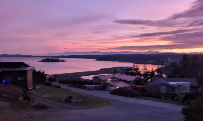 Friday Harbor House | Stunning Views of Griffin Bay & Olympic Mts - 3 Bed, 3 Bath House