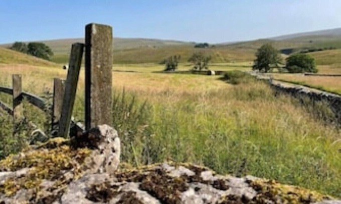 Horton in Ribblesdale Bed & Breakfast | Stunning views of Yorkshire Dales 3 Peaks, 10miles from Settle | B & B Room 1