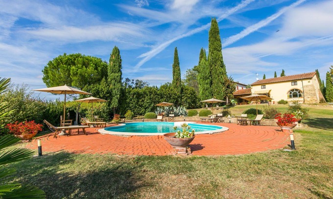 Vinci Villa | Stunning villa for 10 people with WIFI, private pool, TV, pets allowed, panoramic view and park.