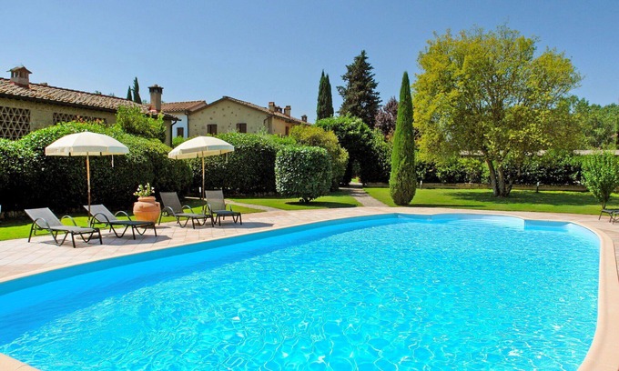 Poggiarello Villa | Stunning villa for 12 guests with WIFI, private pool, TV, terrace and pets allowed